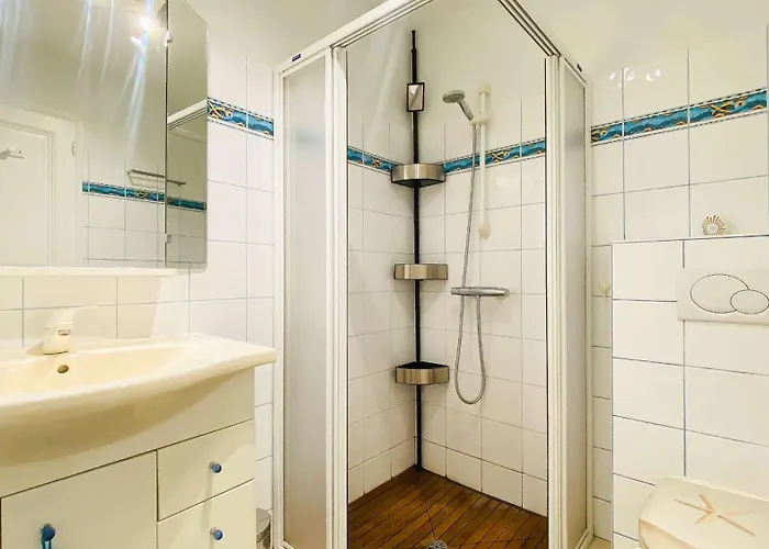 Magnifique Avec Sa Piscine Et Son Billard *