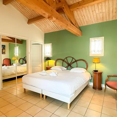 Magnifique Avec Sa Piscine Et Son Billard Villa *