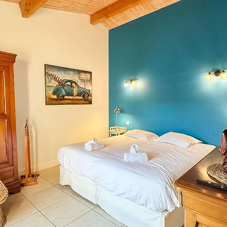 Magnifique Avec Sa Piscine Et Son Billard *