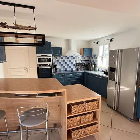 Magnifique Avec Sa Piscine Et Son Billard Villa