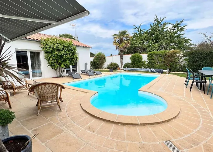 Magnifique Avec Sa Piscine Et Son Billard سان مارتن دو ر