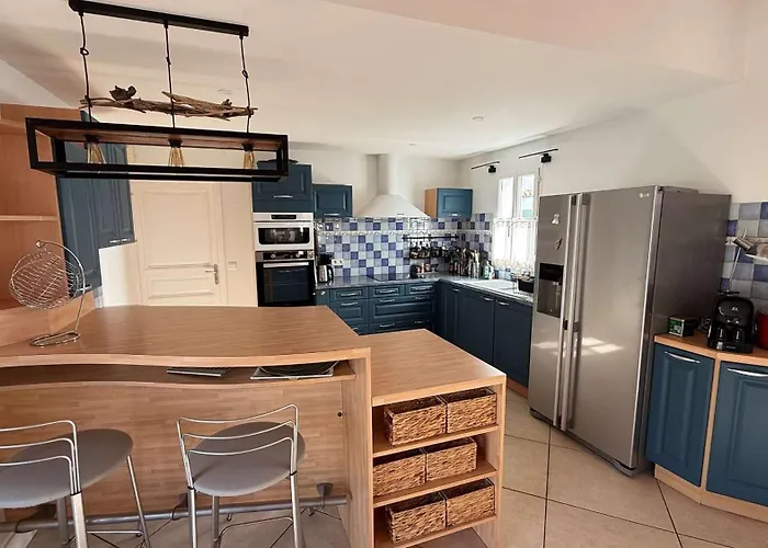 Magnifique Avec Sa Piscine Et Son Billard فيلة